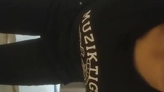 拖鞋家居日韩AV-白皙皮肤呆萌小姐姐！情趣耳朵抓屌吸吮！头套男怼着骚穴猛操，骑乘姿势打桩机，无套内射。