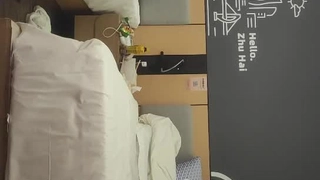 下一篇中文字幕人妻-快餐豪哥1500约炮粉逼艺校兼职妹逼太紧几分钟就把哥搞射了的!