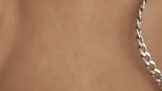 拖鞋家居日韩AV-白皙皮肤呆萌小姐姐！情趣耳朵抓屌吸吮！头套男怼着骚穴猛操，骑乘姿势打桩机，无套内射。